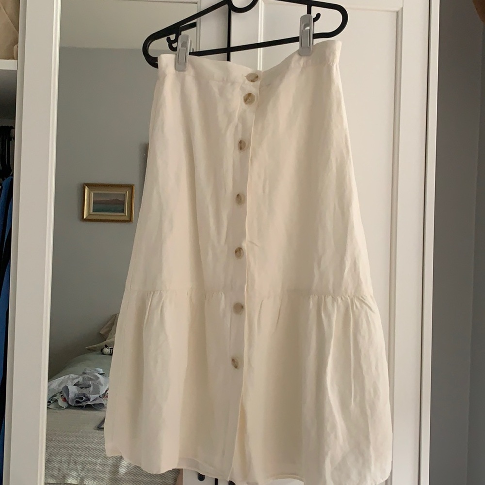Classic Linen NWOT Loft midi skirt! Size S!